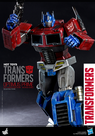 Illustration for article titled Fantastic Optimus Prime Figure Lights Our Darkest Hour